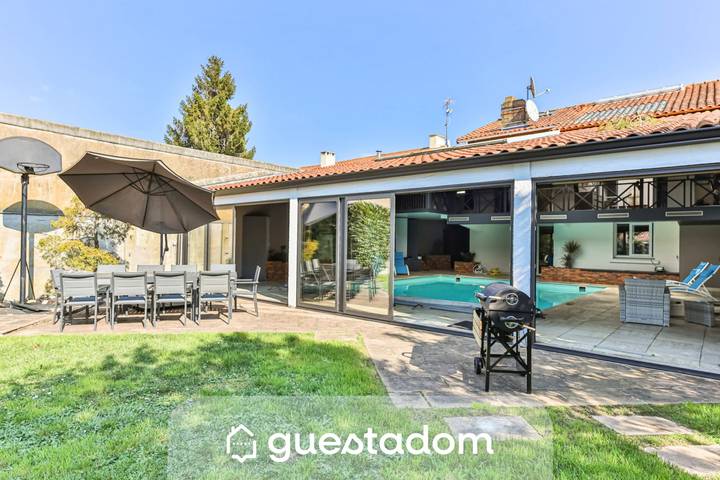 Maison de vacances pour 10 personnes, avec Terrasse et Jardin ainsi que Bassin pour enfant et Piscine à Challans