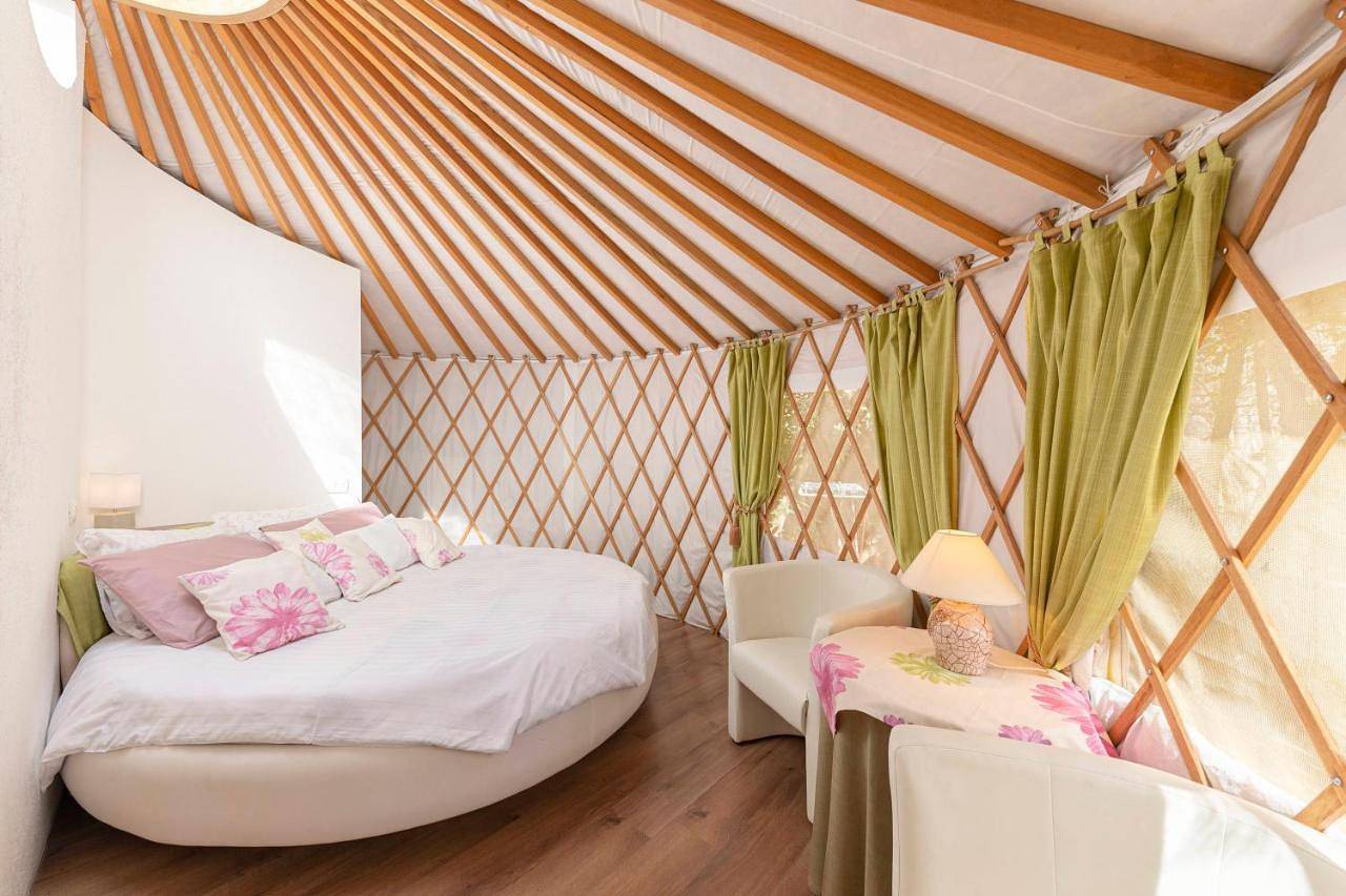 Tent with Round Bed in Piran, Slovene Riviera