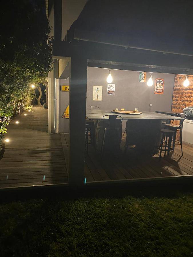 Location de vacances pour 10 personnes, avec Terrasse et Piscine à Portes-lès-Valence