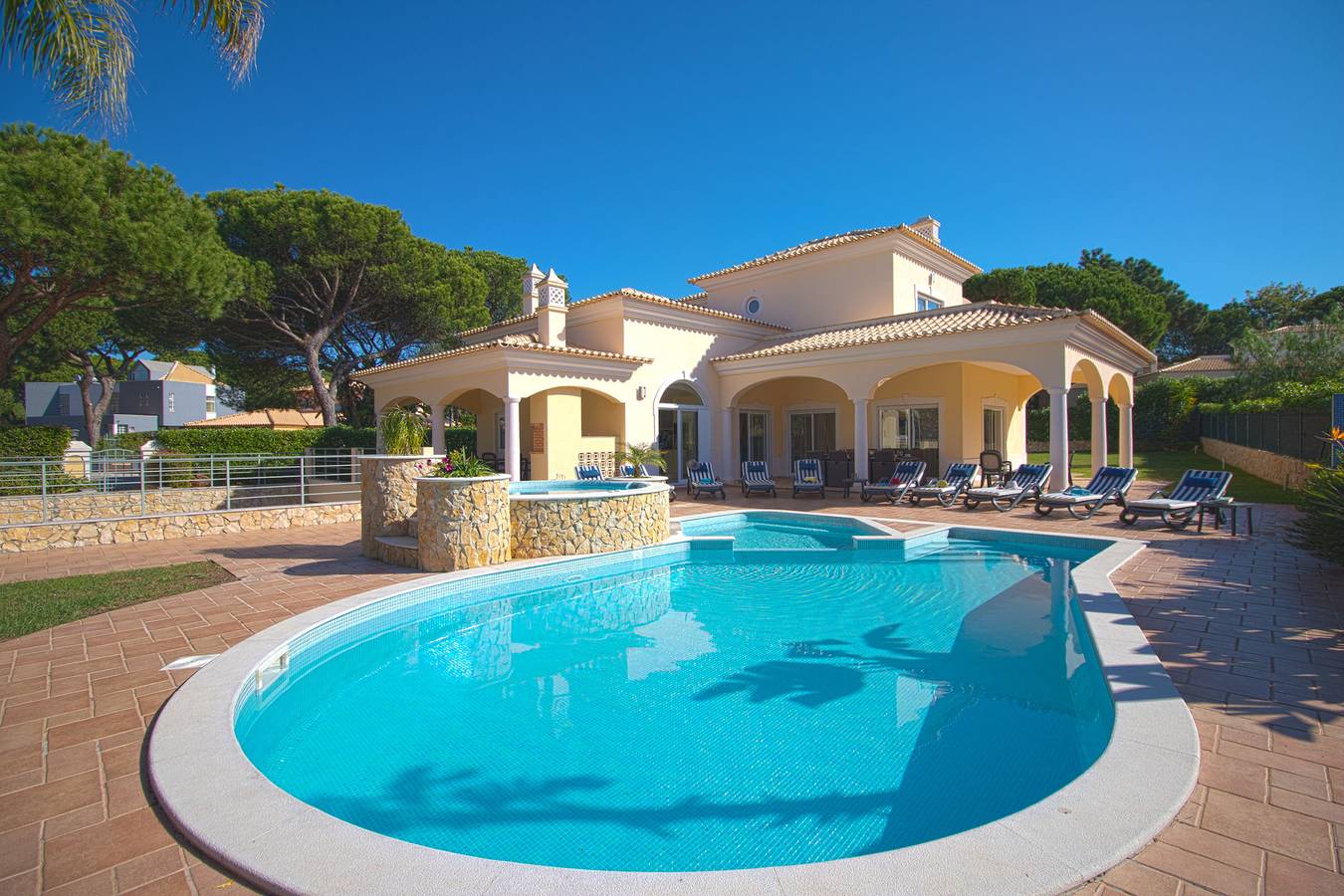 Villa pour 12 Personnes dans Quarteira, District de Faro