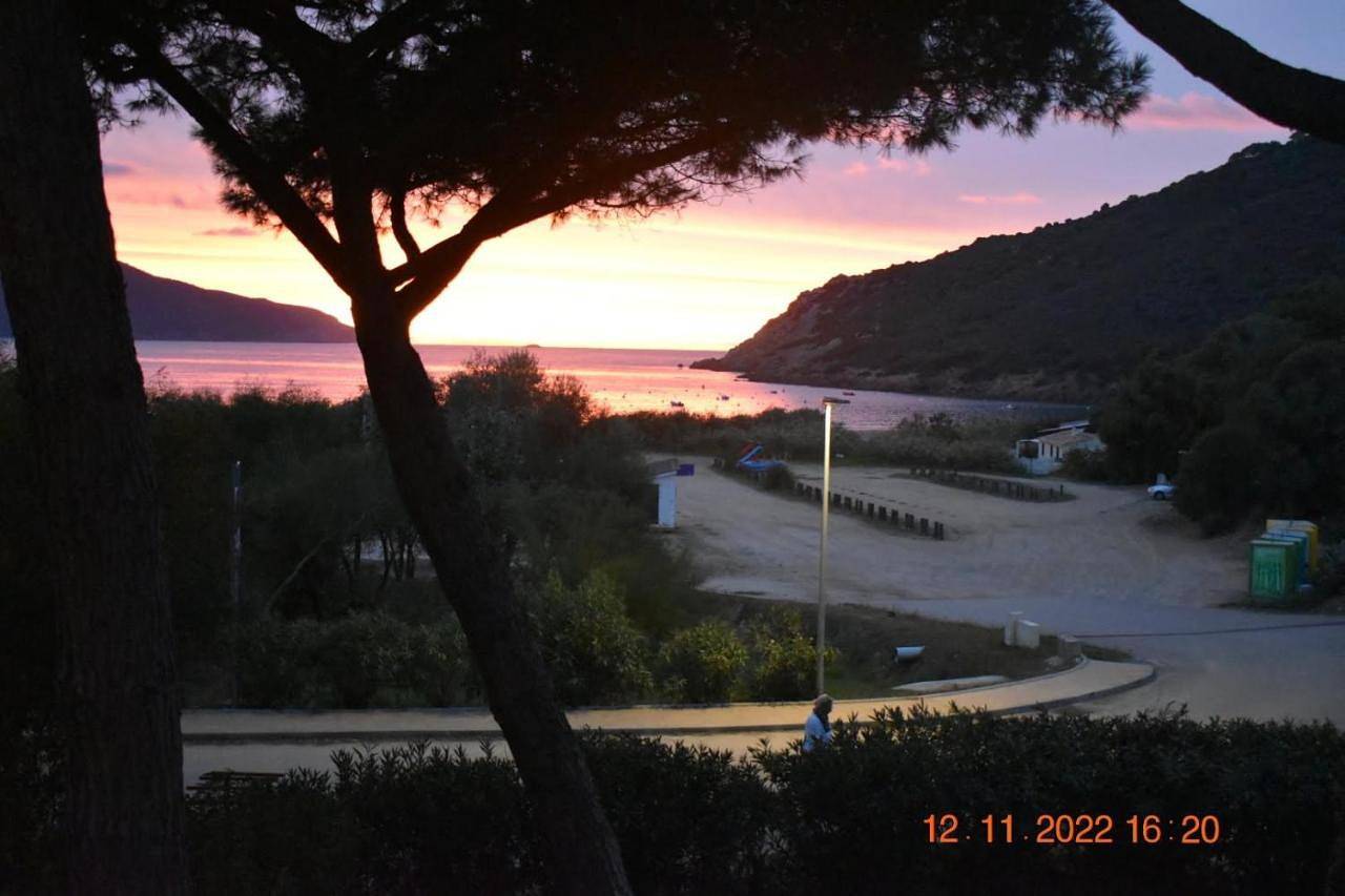 Maison de plage pour 10 personnes de 4 chambres front de mer Corse-du-Sud in Appietto, Golfe de Sagone