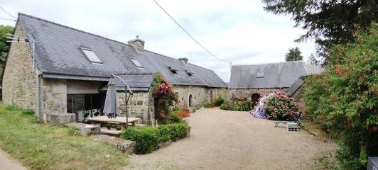 Gîte pour 6 personnes, avec jardin, adapté aux familles à Scrignac