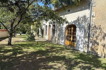 Gîte pour 8 personnes, avec jardin et piscine à Festalemps