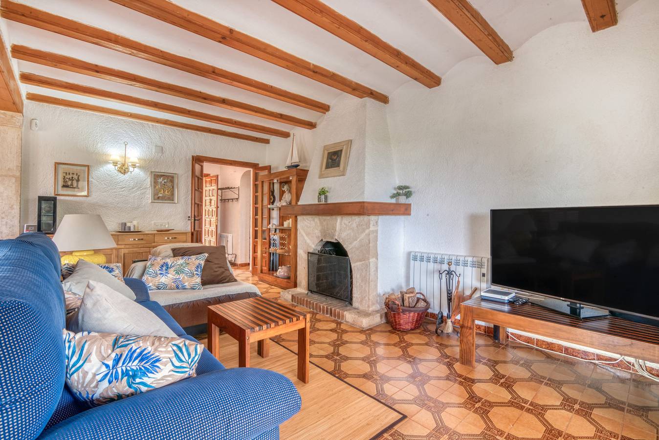 Los Caños, Mediterranean Villa, bbq, piscina, 5min-beach in La Finca, Jávea