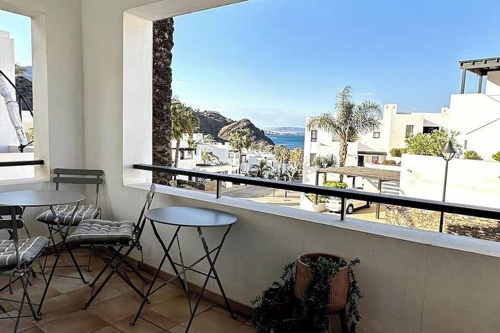 Villa für 8 Personen, mit Balkon und Garten