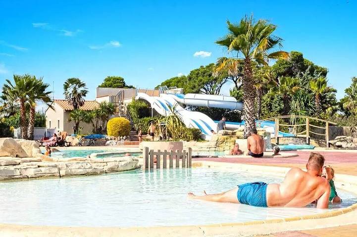 Camping pour 4 personnes dans Plages des Cabanes de Fleury
