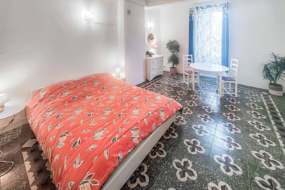 Grande Maison De Village in Thézan-lès-Béziers, Region de Béziers