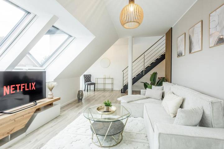Ferienwohnung für 4 Personen, mit Balkon und Whirlpool sowie Terrasse und Ausblick