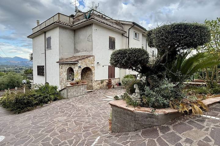 Appartamento per 5 persone, con giardino in Fonte Nuova