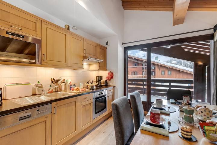Entire apartment, L'Ours Bleu B33 Ski-In at Vallorcine| Shared Pool, Gym & Wellness in Vallorcine, Massif du Mont-Blanc