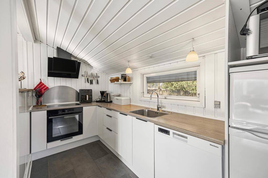 Family-friendly holiday home with hot tub and sauna in idyllic location in Bolilmark, Wadden Sea National Park
