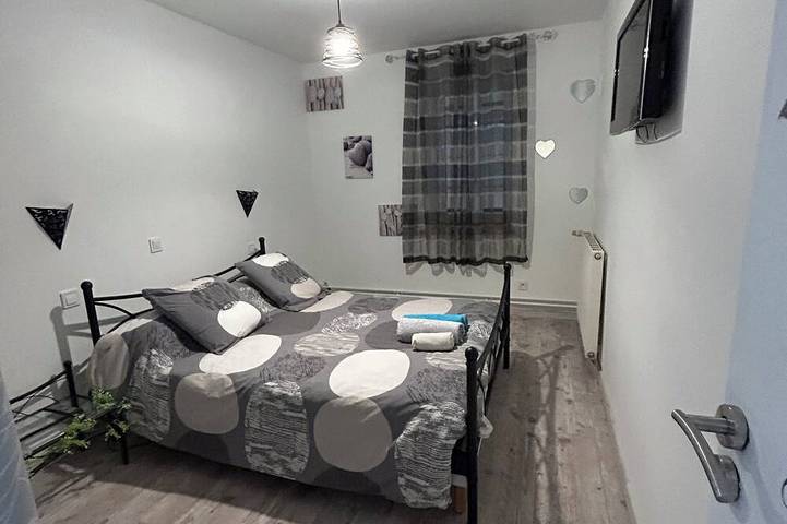 Location de vacances pour 6 personnes, avec Jardin à Le Thou - 4