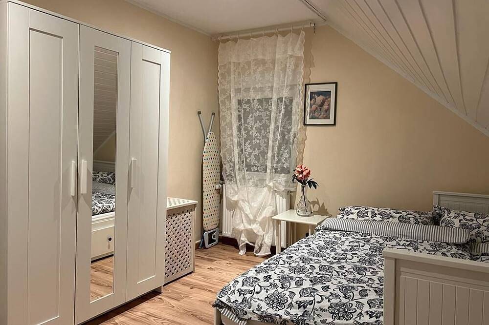 Ganze Wohnung, Schöne 2 Zimmerwohnung mit kostenlosem Parkplatz in Siegen, Kreis Siegen-Wittgenstein