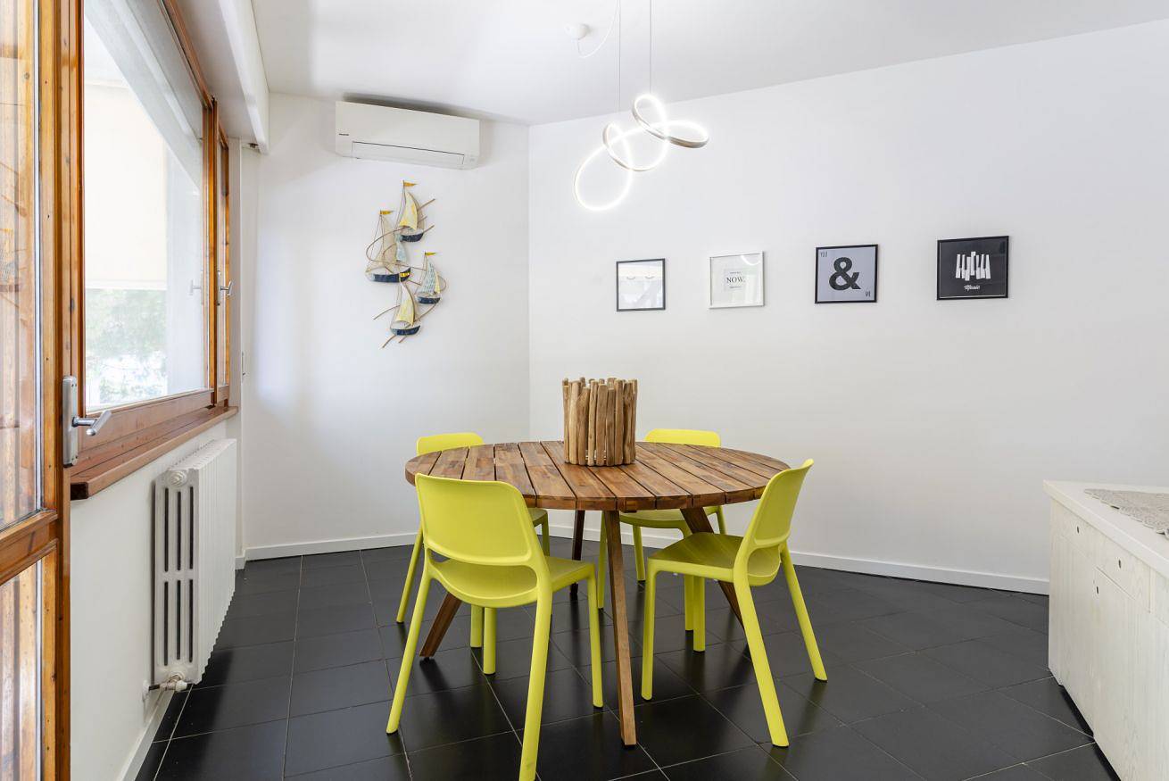 Entire apartment, Livorno Sea View Flat W/ Balconies near the Beach! in Livorno, Etruscan Coast