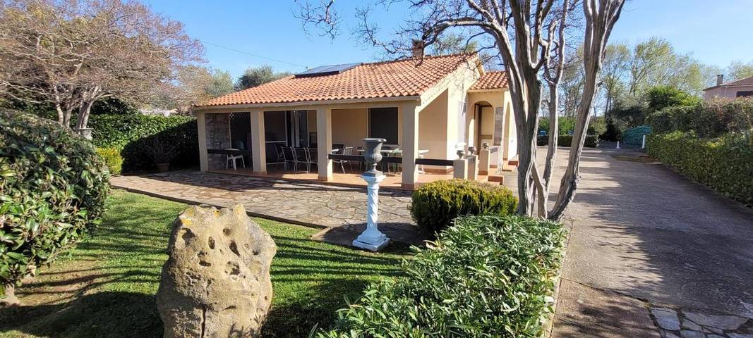 Chalet para 9 personas, con vistas además de jardín y piscina - 1