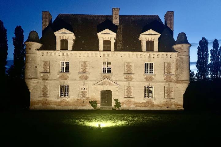 Château pour 7 personnes, avec Jardin dans Orne