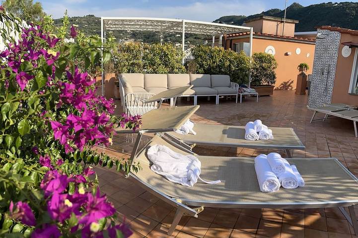 Alojamiento y desayuno para 4 personas, con jacuzzi y balcón - 1