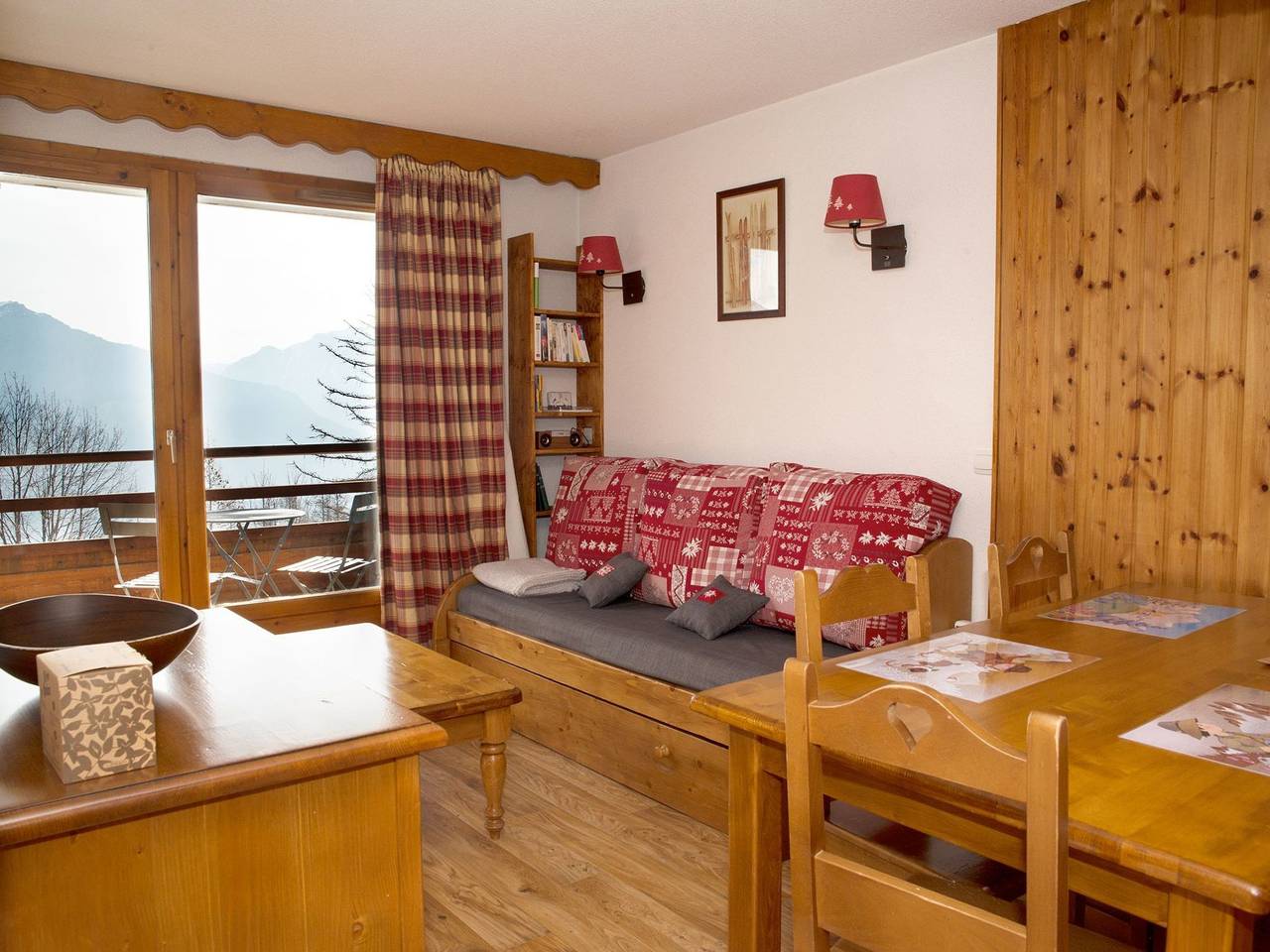 Appartement entier, Wohnung direkt an der Piste, Schwimmbad, Sauna in Puy-Saint-Vincent, Parc national des Écrins