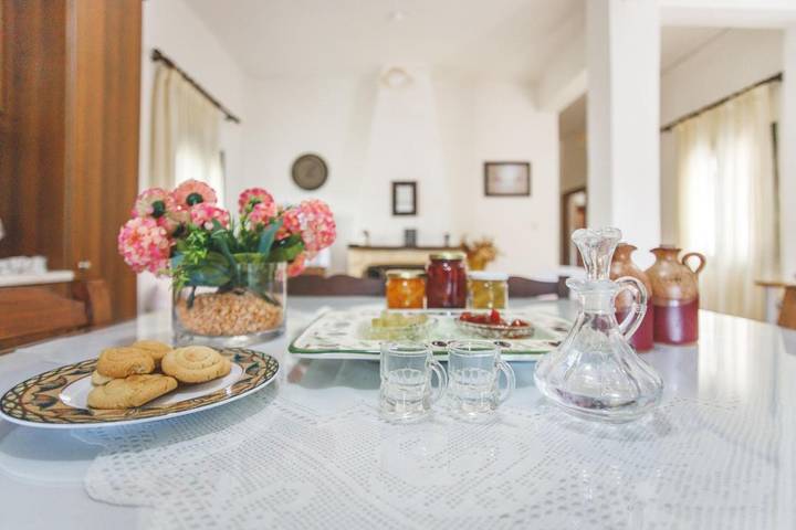 Gîte pour 4 personnes, avec Balcon et Terrasse ainsi que Jardin et Vue ó Zarós - 4