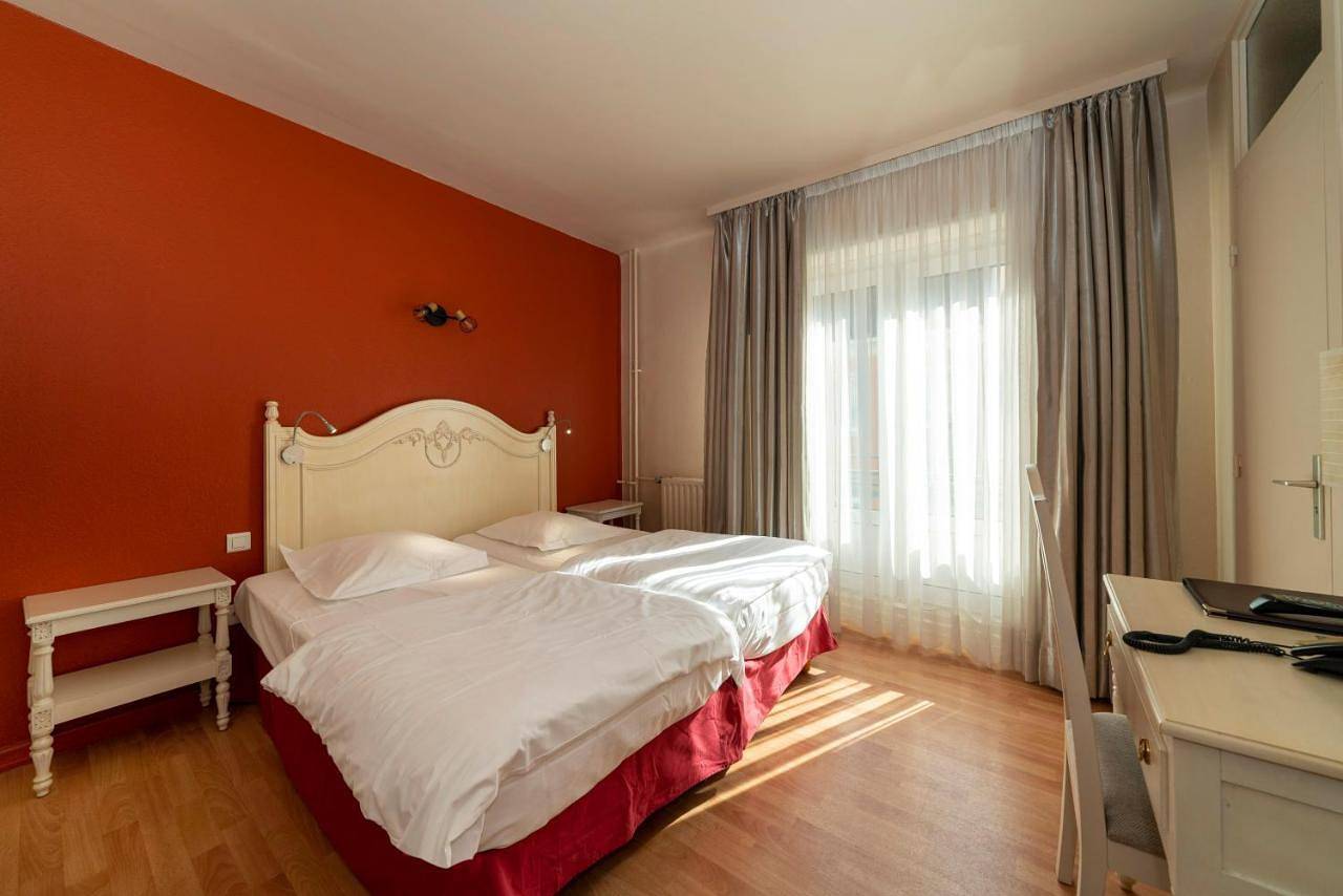 Triple Room - Disability Access in Niederbronn-les-Bains, Nord de l'Alsace