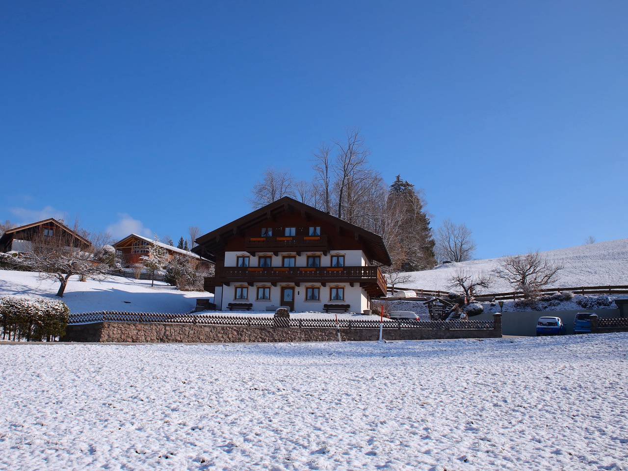 Landhaus Monika inkl. Chiemgaukarte - Doppelzimmer mit Etagendusche, Wc zur Alleinbenutzung, Balkon, Nr. 5 in Ruhpolding, Bayerische Alpen