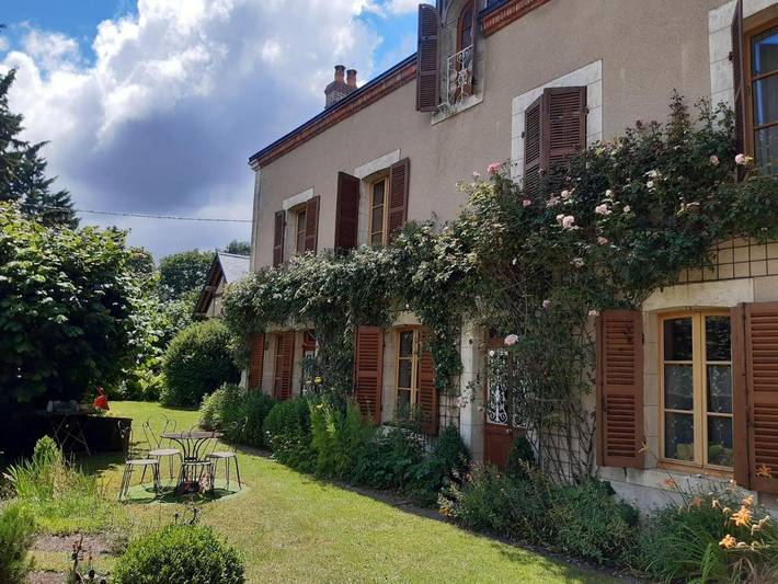 Chambre d’hôte pour 2 personnes, avec Jacuzzi et Terrasse ainsi que Jardin et Piscine