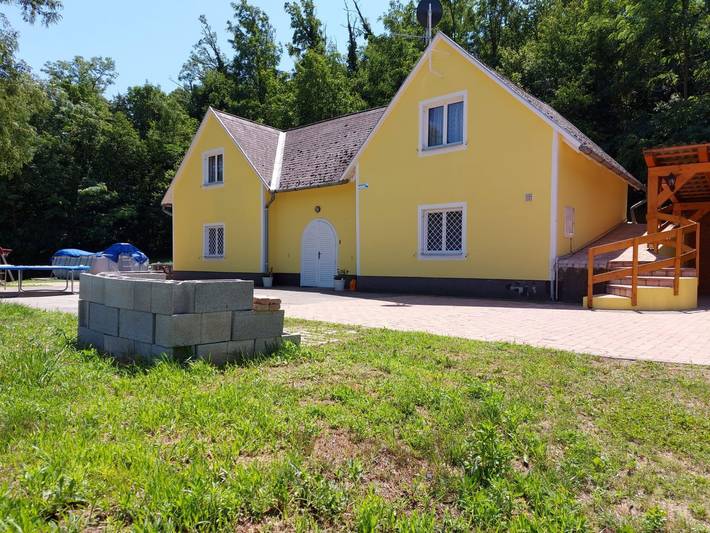Holiday rental for 8 people, with terrace, child-friendly in Hungary