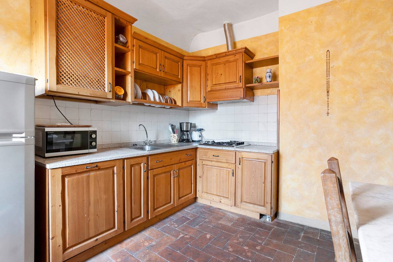 Ganze Wohnung, Ferienwohnung 'Il Marchese' mit Gemeinschaftspool und Gemeinschaftsgarten in Massarosa, Italienische Riviera