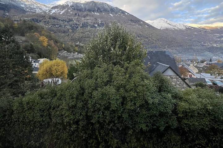 Location de vacances pour 4 personnes, avec piscine et balcon à Luz-Saint-Sauveur
