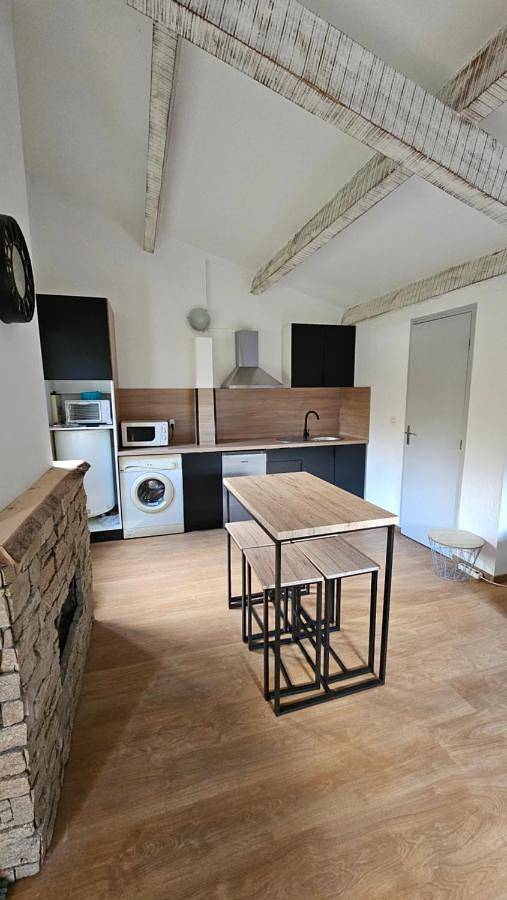 Location de vacances pour 2 personnes, avec piscine ainsi que terrasse et vue à Omessa - 2