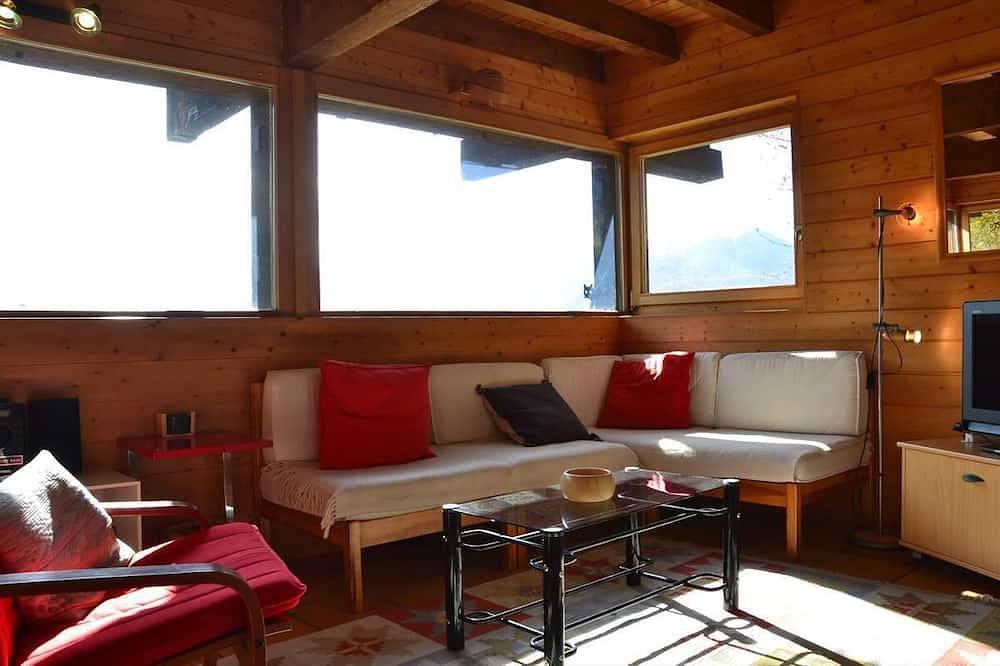Aussen : chalet in Chandolin, für 4-6 Personen, Balkon, Terrasse, Wiese mit Gartenmöbelninnen : 72 q in Chandolin, Anniviers