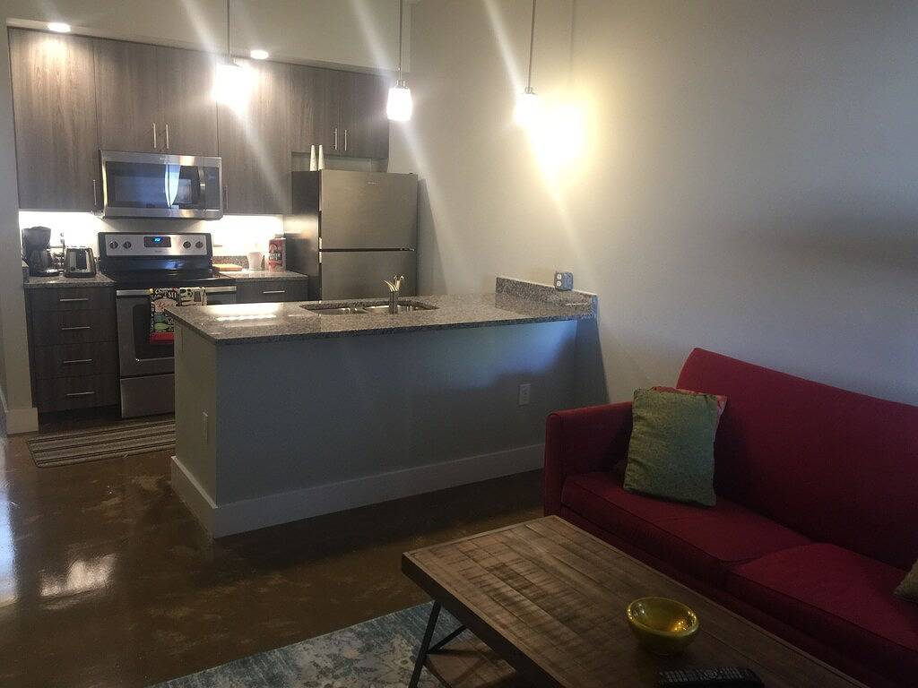 Ganze Wohnung, A01 - Herz der Künste - Das nächste Vcu Mcv Quirk Hote der King Suite West Broad Condo in Richmond, Virginia