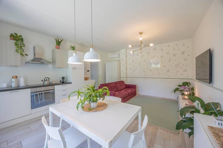 Ferienwohnung für 4 Personen, mit Seeblick und Garten, mit Haustier in Garda