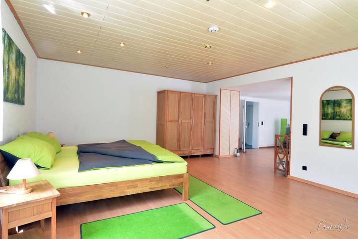 Ganze Ferienwohnung, Appartement/Fewo, Dusche und Wc, 1 Schlafrau in Osburg, Landkreis Trier-Saarburg