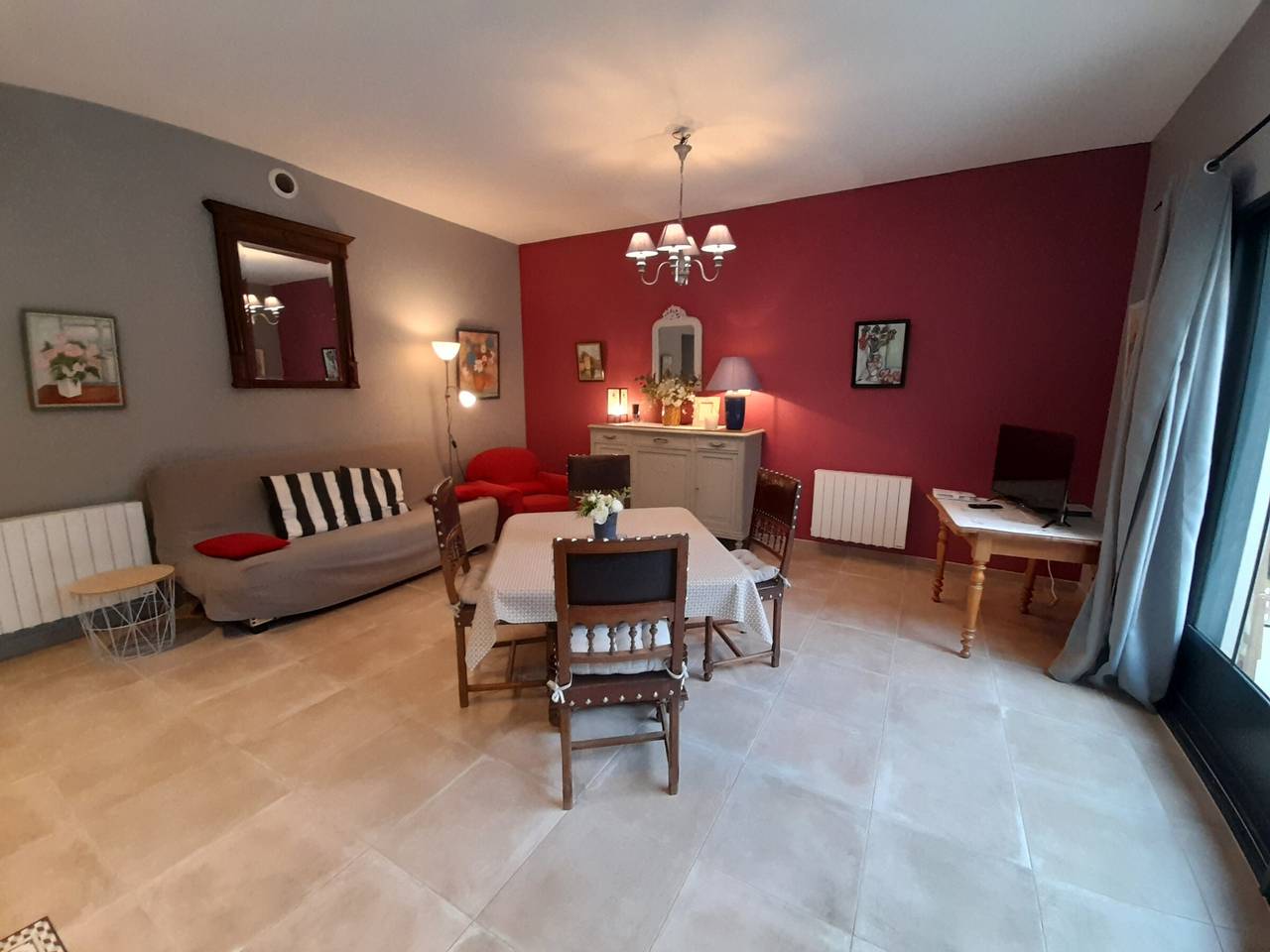 Entire apartment, Elegant T2 with Garden in Central La Roche-Posay in La Roche-Posay, Vienne