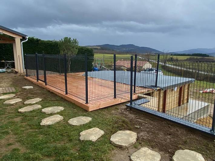 Location de vacances pour 8 personnes, avec jardin ainsi que vue et piscine à Saint-Barthélemy-le-Plain - 4