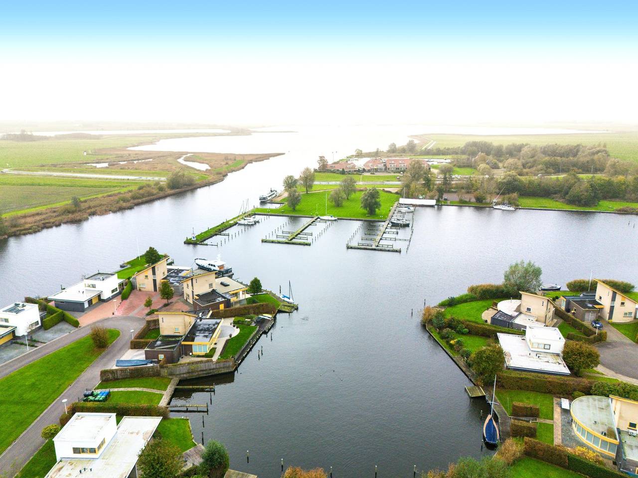 Top Haus mit Liegeplatz im wasserreichen Koudum in Ijsselmeer