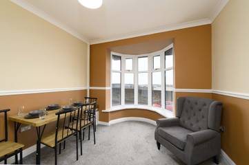 Location de vacances pour 6 personnes, avec jardin, adapté aux familles à Swansea