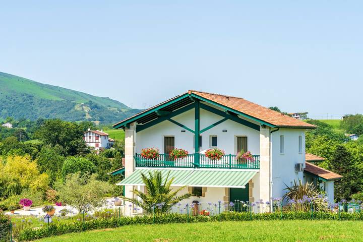 Appartement de vacances pour 6 personnes, avec Jacuzzi et Jardin