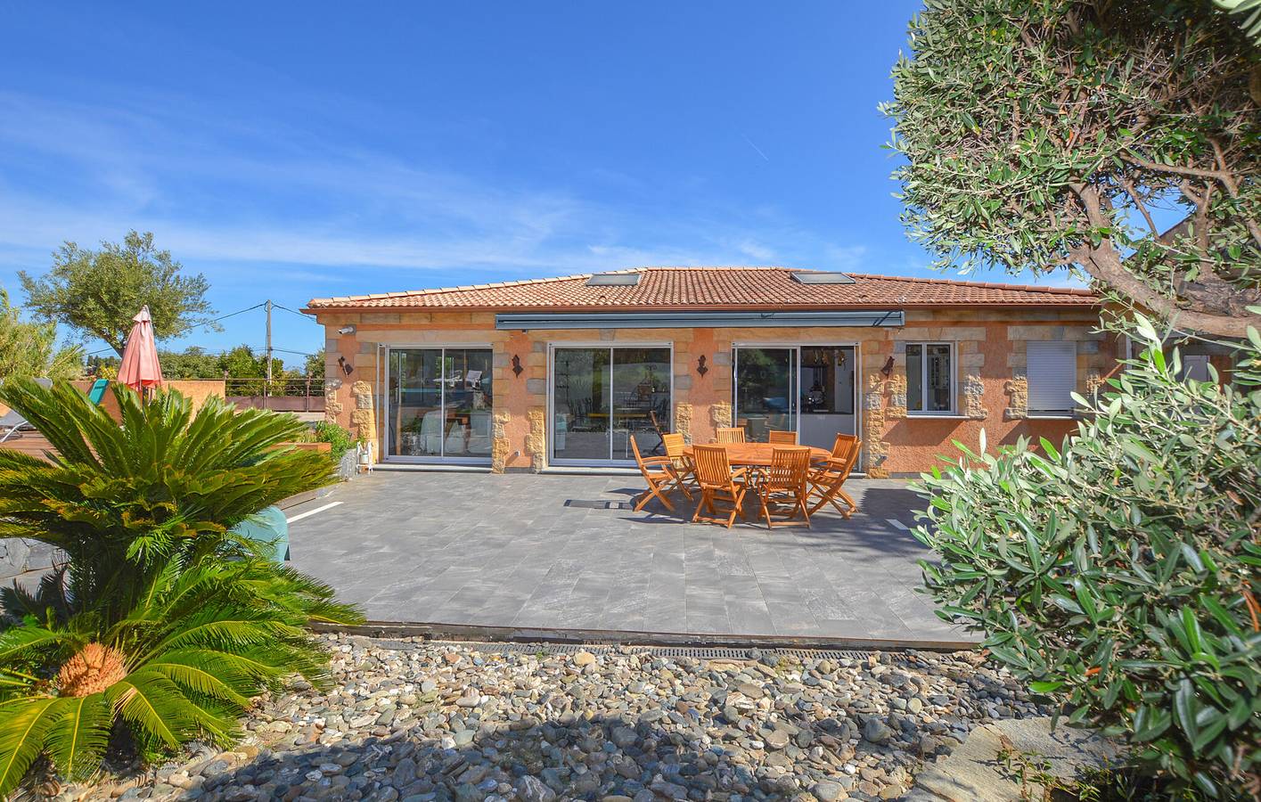 Amplio apartamento con piscina, wifi y aparcamiento cerca de Penta-di-Casinca in Folelli, Penta-di-Casinca