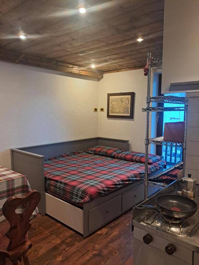 Gîte pour 4 personnes, avec terrasse et vue, animaux acceptés à La Thuile