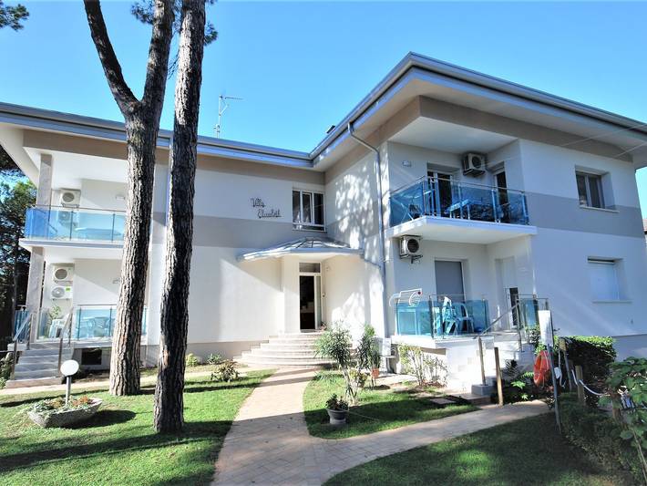 Ferienwohnung für 4 Personen, mit Garten und Terrasse in Lignano Pineta