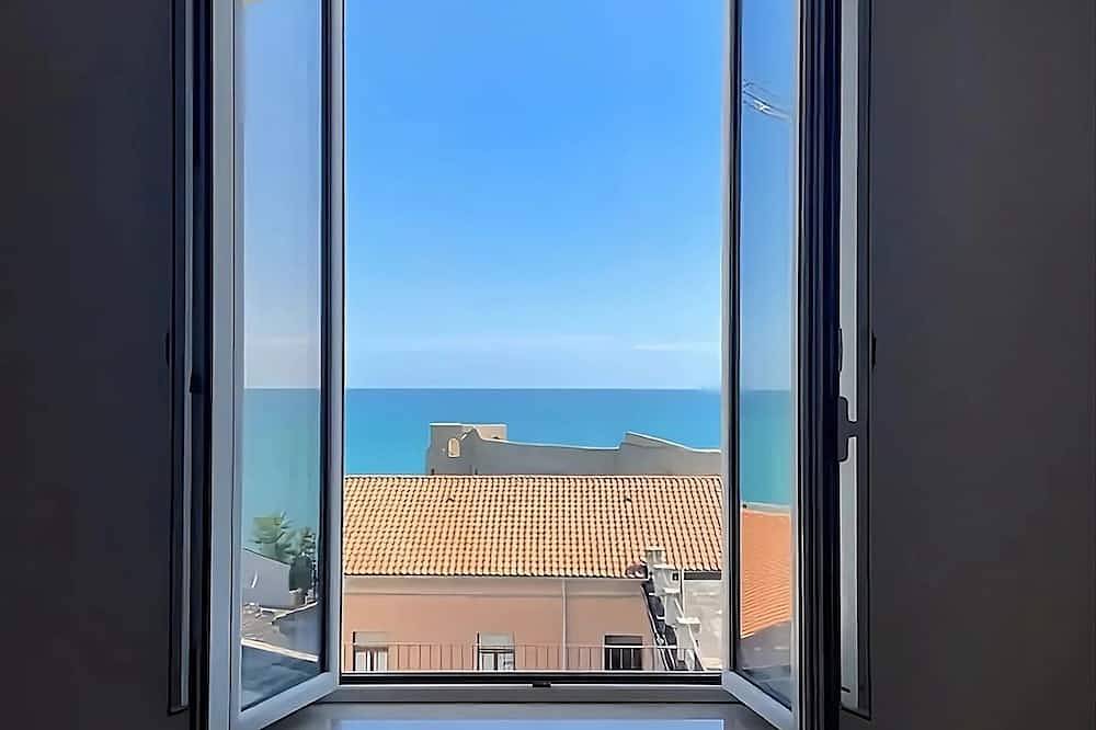 Apartamento entero, Terrace overlooking the sea and 5 minutes from the \"Costa dei Trabocchi\" bike path in Ortona, Ortona (Municipio)