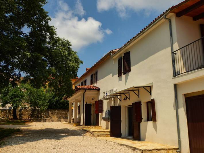 Ferienhaus für 11 Personen, mit Terrasse und Garten sowie Pool, mit Haustier in Kastelir - 4