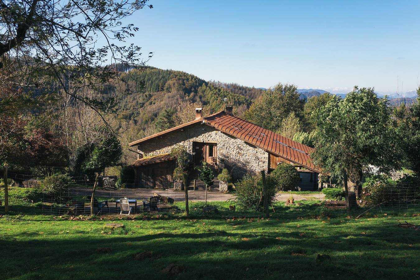 Finca 'Pagorriaga' mit Bergblick, Gemeinschaftsterrasse und Wi-Fi in Beasain, Gipuzkoa