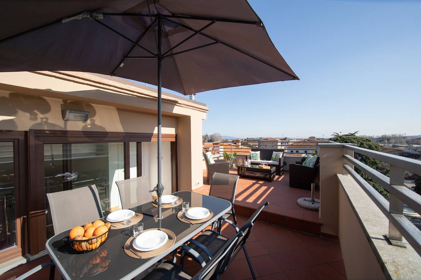 Apartamento entero, Rooftop Delight with Terrace in Lucca, Via Francigena