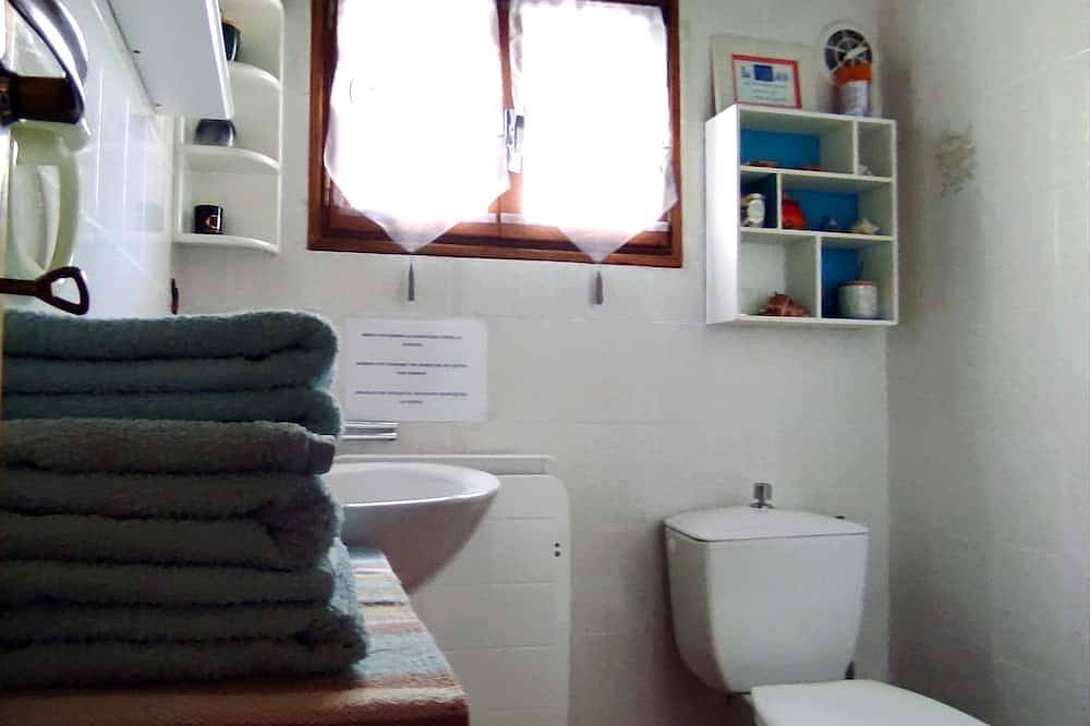 Appartement entier, Le Nopal Bleu appartement meublé in Tarascon-sur-Ariège, Ariège