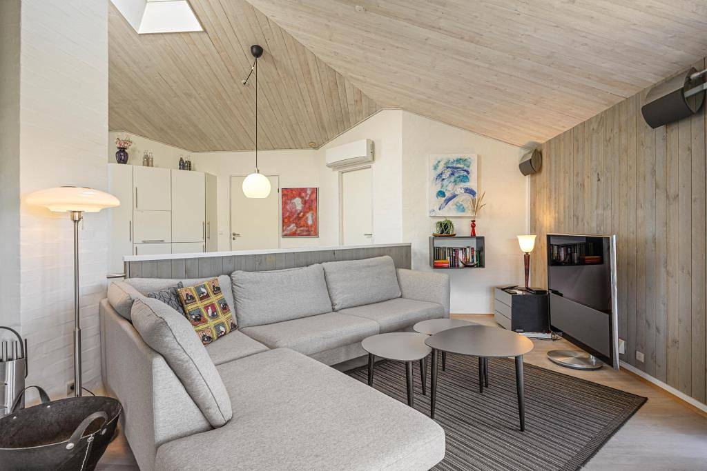 Stylish holiday home with wood-burning stove just 100 metres from the sea in Bjerregård, Holmsland Klit