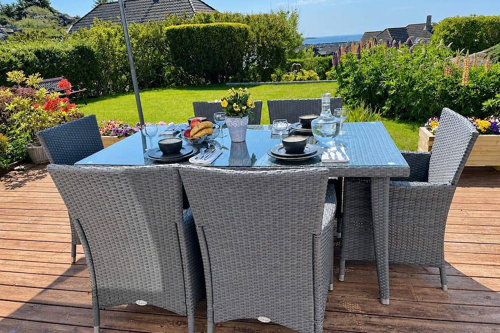 Ganze Wohnung, Sandve, spacious apartment, in quiet neighborhood. Sea view. in Karmøy