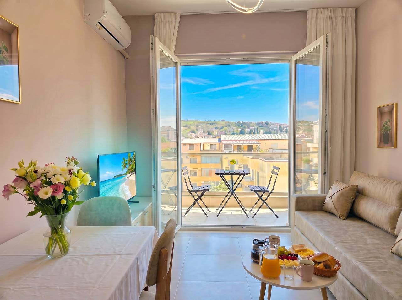 Ganze Wohnung, Ferienwohnung für 4 Personen mit Balkon in Golem, Albanien